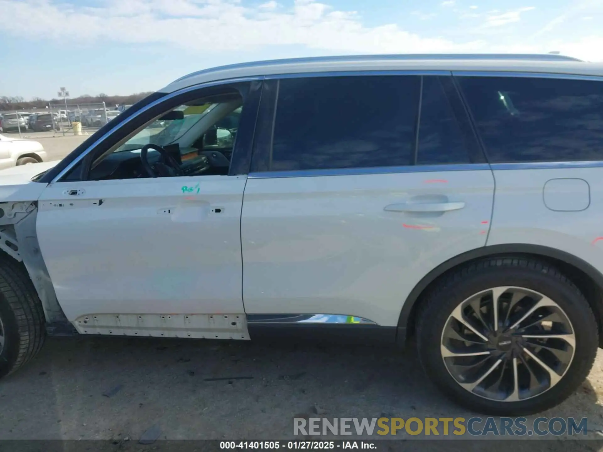 14 Photograph of a damaged car 5LM5J7XC2LGL14300 LINCOLN AVIATOR 2020