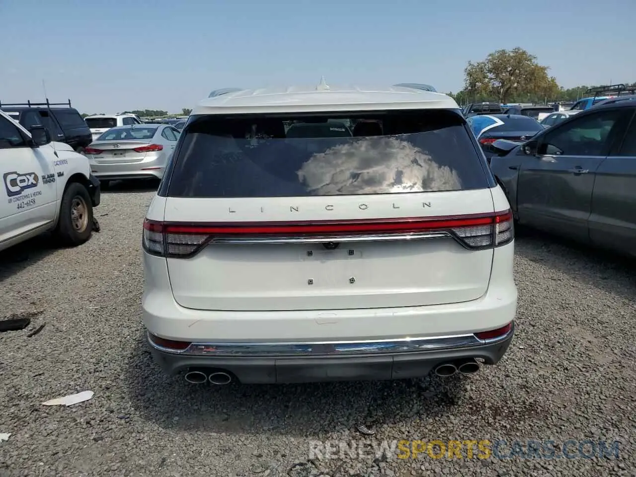 6 Photograph of a damaged car 5LM5J7XC2LGL16550 LINCOLN AVIATOR 2020