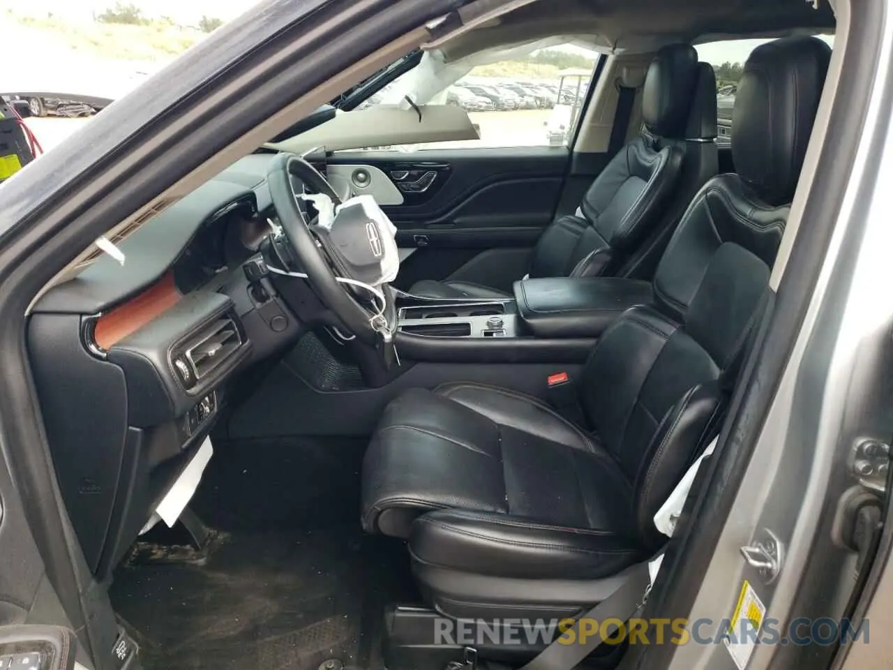 7 Photograph of a damaged car 5LM5J7XC2LGL35647 LINCOLN AVIATOR 2020