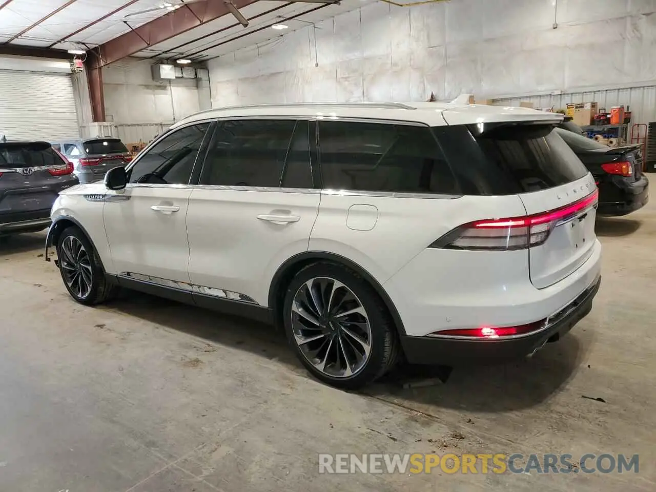 2 Photograph of a damaged car 5LM5J7XC3LGL06805 LINCOLN AVIATOR 2020