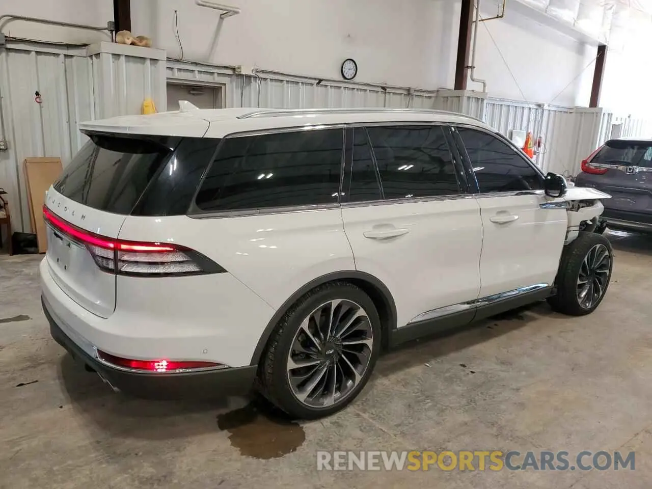 3 Photograph of a damaged car 5LM5J7XC3LGL06805 LINCOLN AVIATOR 2020