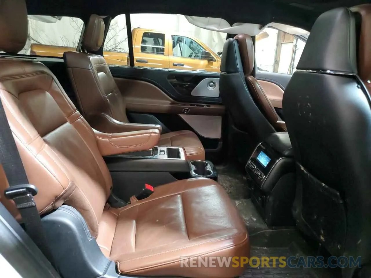 11 Photograph of a damaged car 5LM5J7XC3LGL16380 LINCOLN AVIATOR 2020
