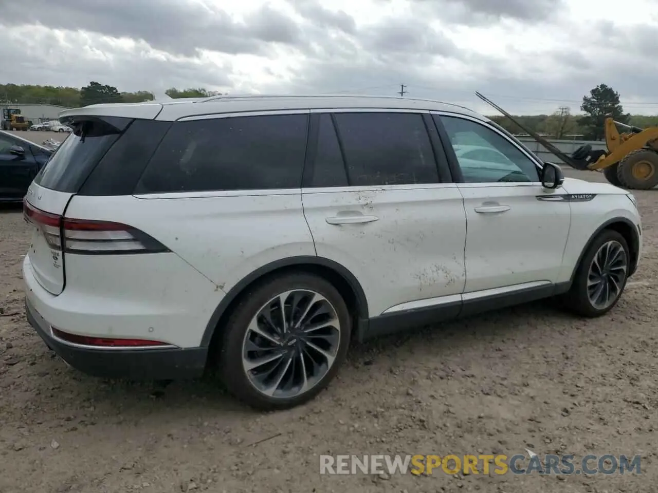 3 Photograph of a damaged car 5LM5J7XC6LGL06877 LINCOLN AVIATOR 2020