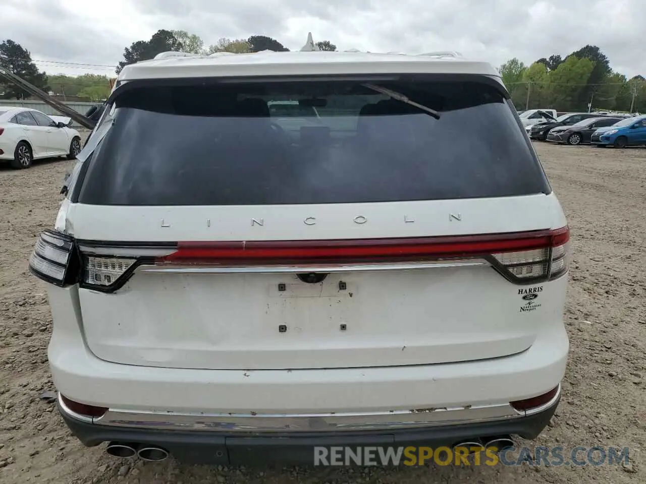 6 Photograph of a damaged car 5LM5J7XC6LGL06877 LINCOLN AVIATOR 2020