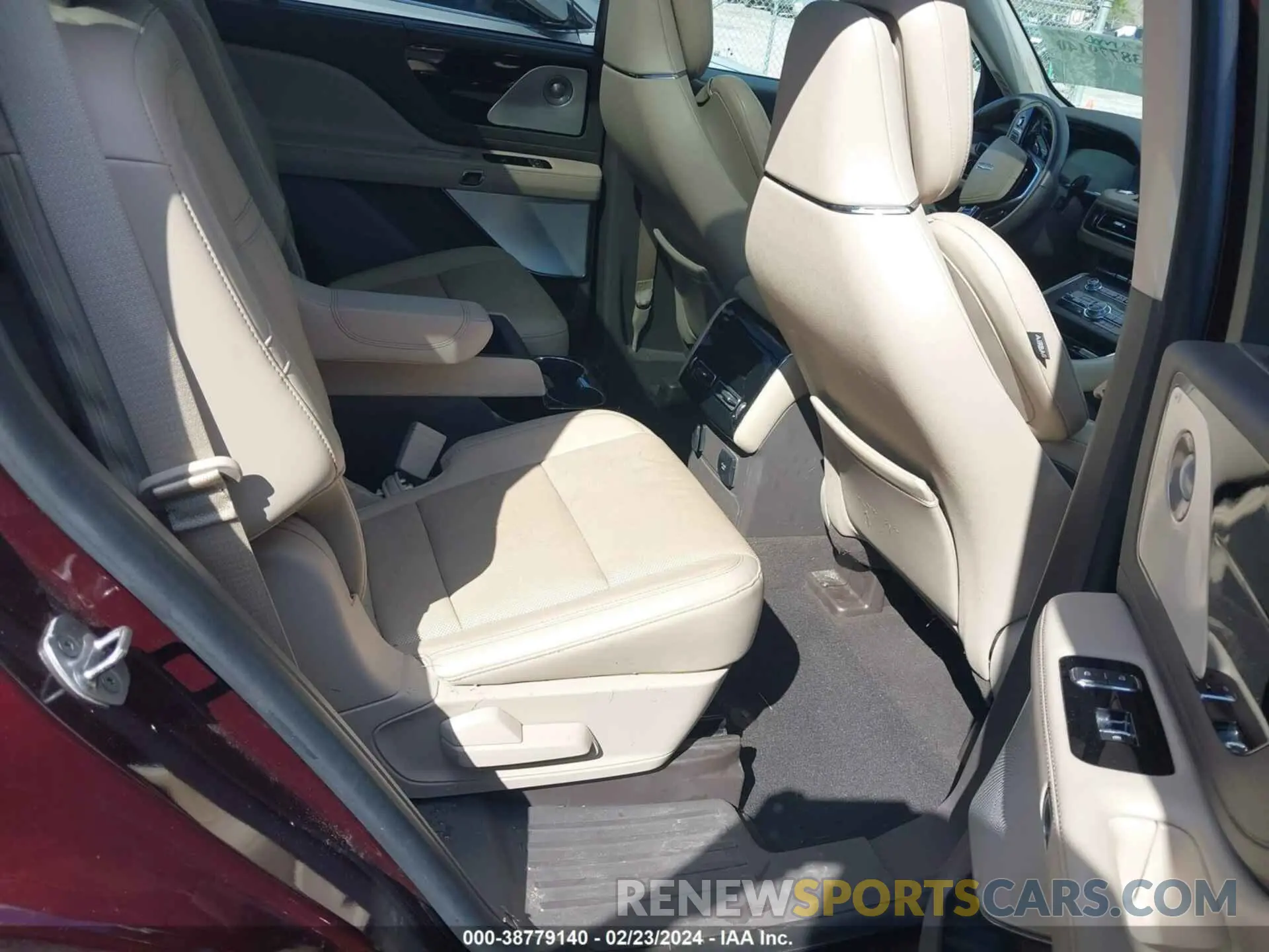 8 Photograph of a damaged car 5LM5J7XC6LGL14316 LINCOLN AVIATOR 2020