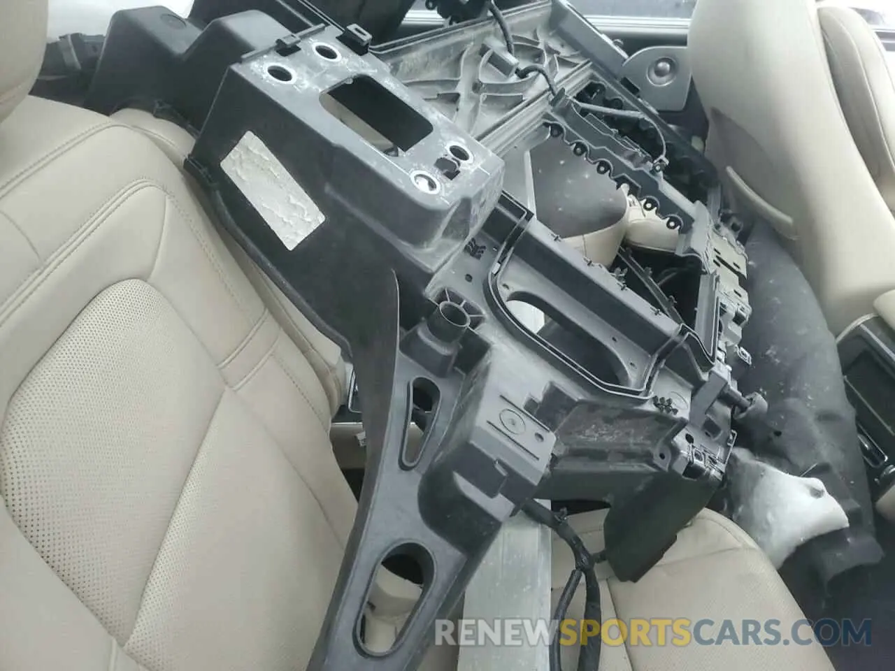 11 Photograph of a damaged car 5LM5J7XC6LGL29401 LINCOLN AVIATOR 2020