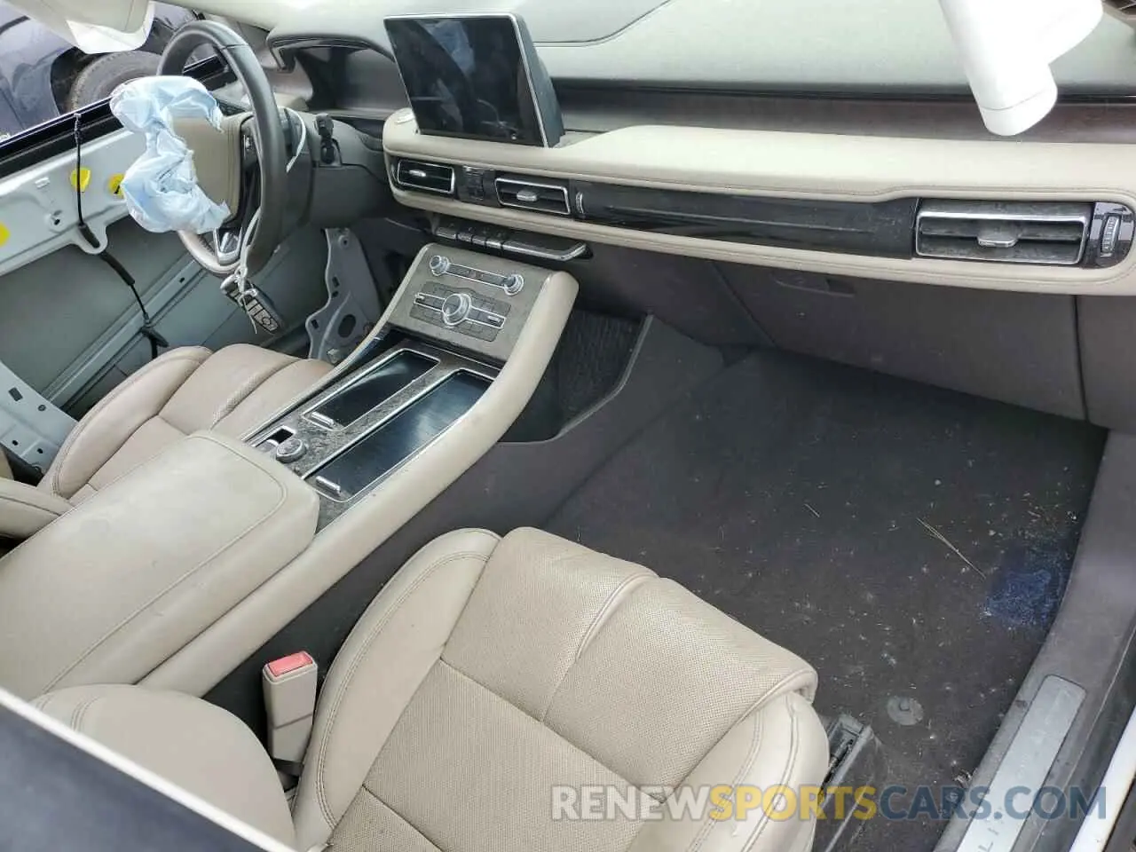 8 Photograph of a damaged car 5LM5J7XC6LGL29401 LINCOLN AVIATOR 2020