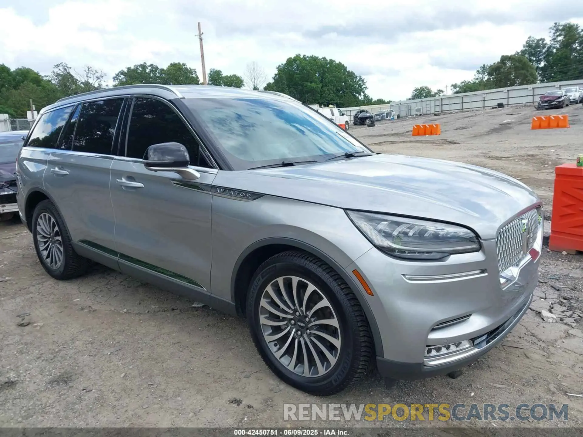 1 Photograph of a damaged car 5LM5J7XC7LGL15541 LINCOLN AVIATOR 2020