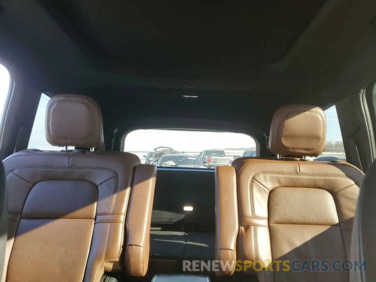 10 Photograph of a damaged car 5LM5J7XC7LGL17306 LINCOLN AVIATOR 2020