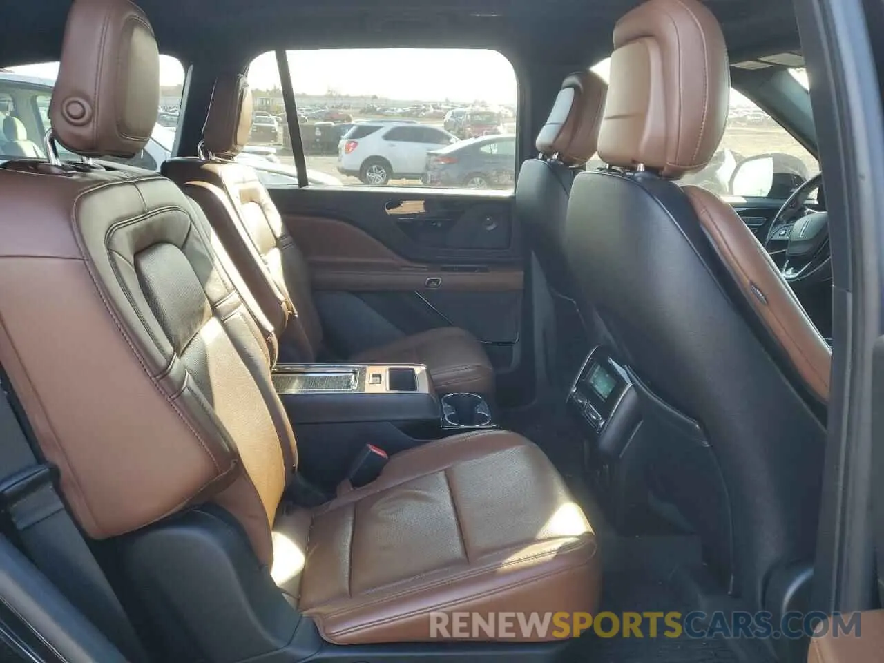 11 Photograph of a damaged car 5LM5J7XC7LGL17306 LINCOLN AVIATOR 2020