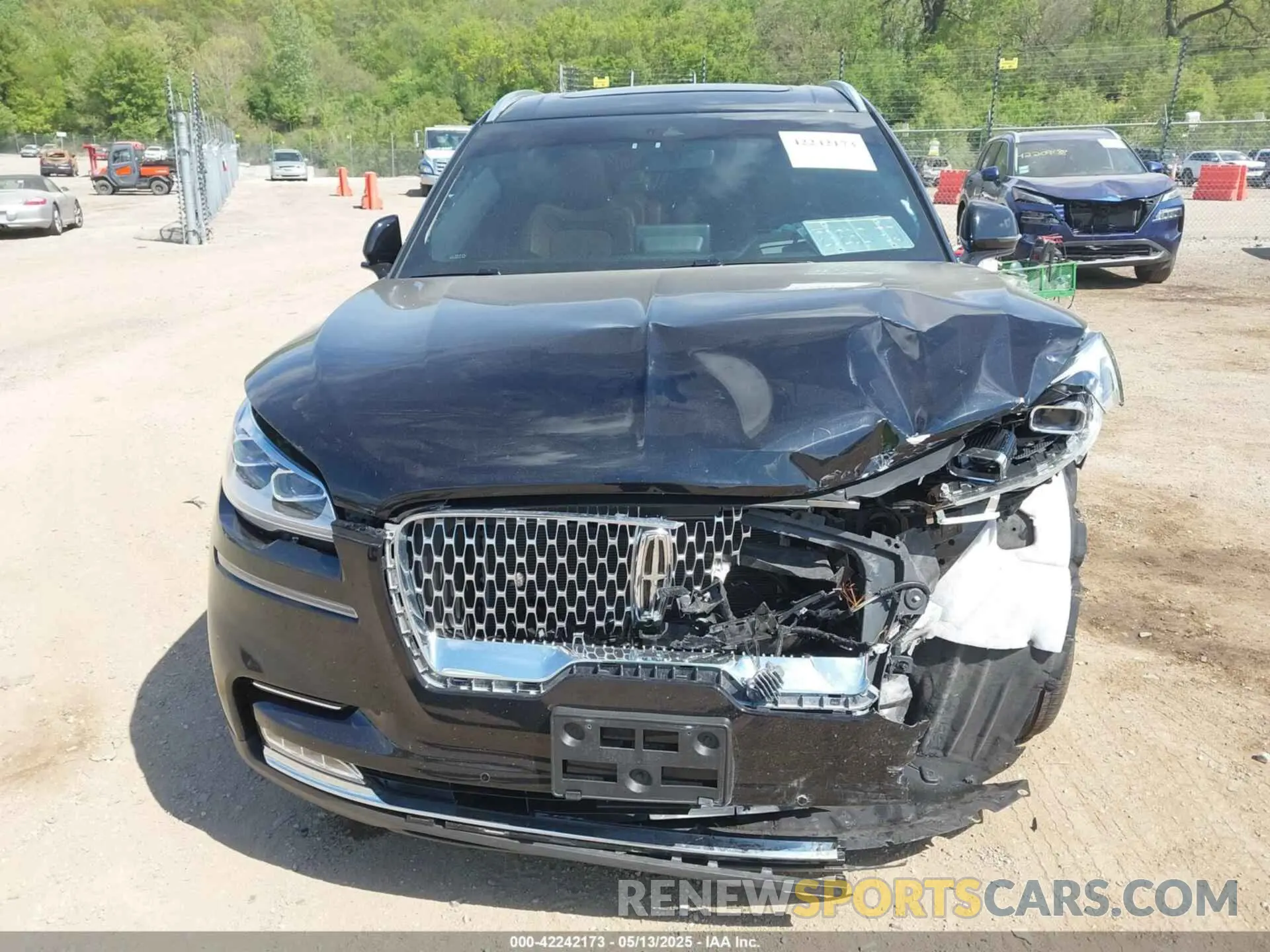 12 Photograph of a damaged car 5LM5J7XC7LGL37068 LINCOLN AVIATOR 2020