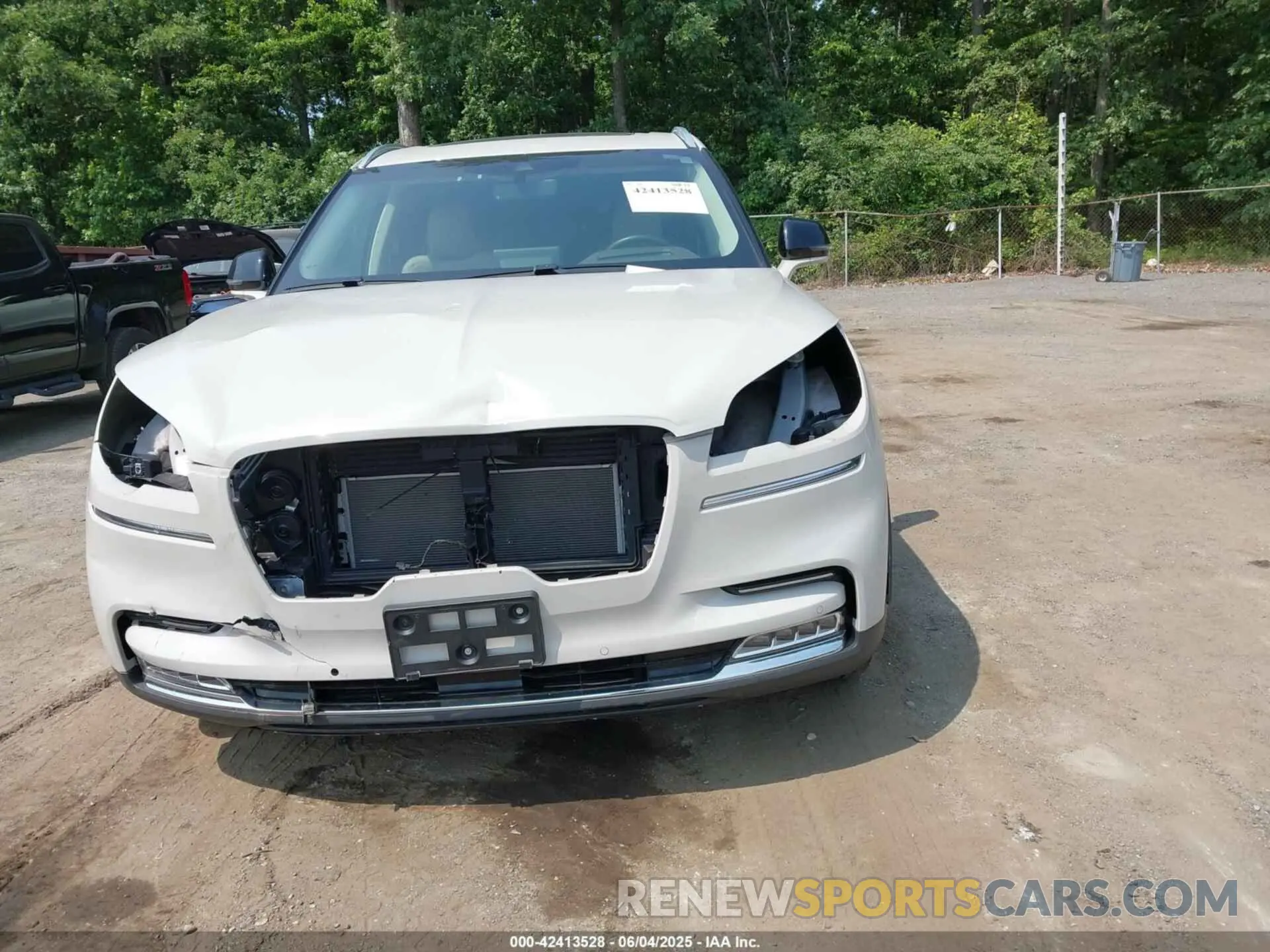 12 Photograph of a damaged car 5LM5J7XC8LGL00255 LINCOLN AVIATOR 2020