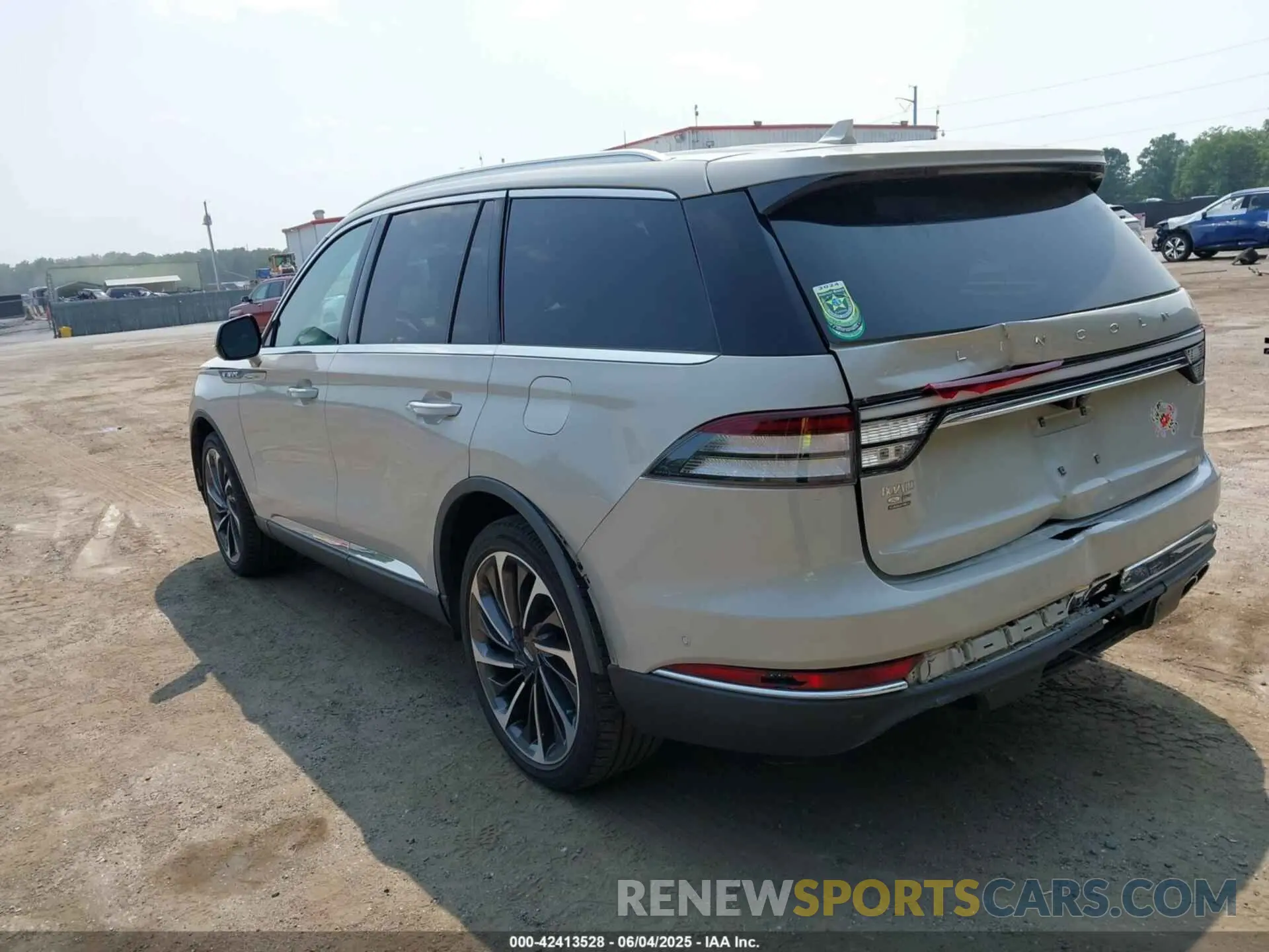 3 Photograph of a damaged car 5LM5J7XC8LGL00255 LINCOLN AVIATOR 2020