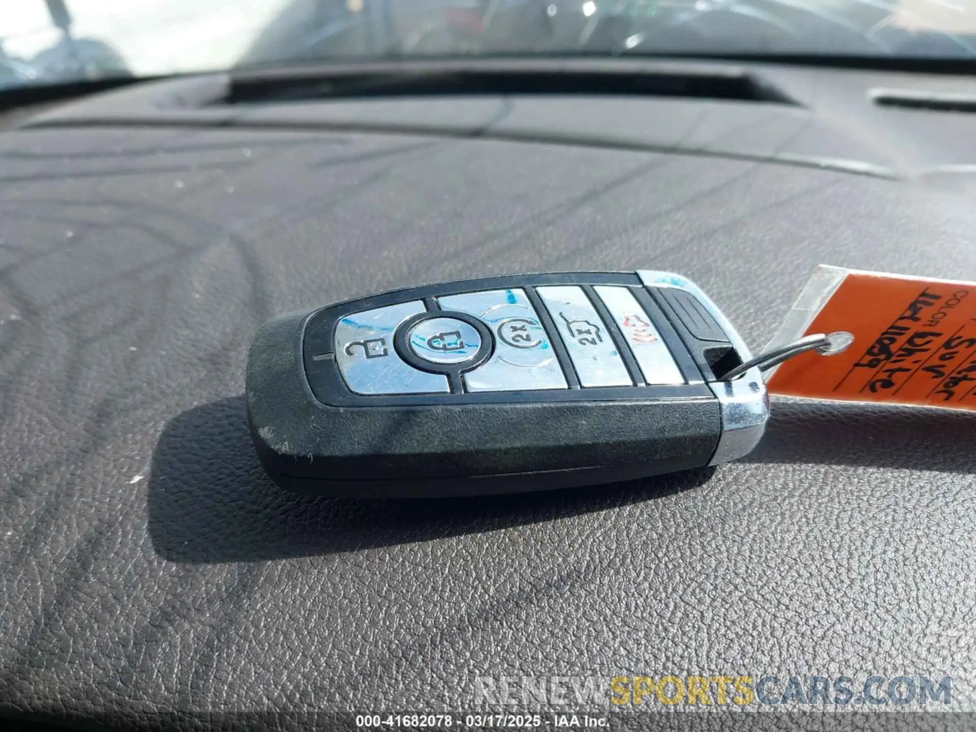 11 Photograph of a damaged car 5LM5J7XC8LGL11059 LINCOLN AVIATOR 2020