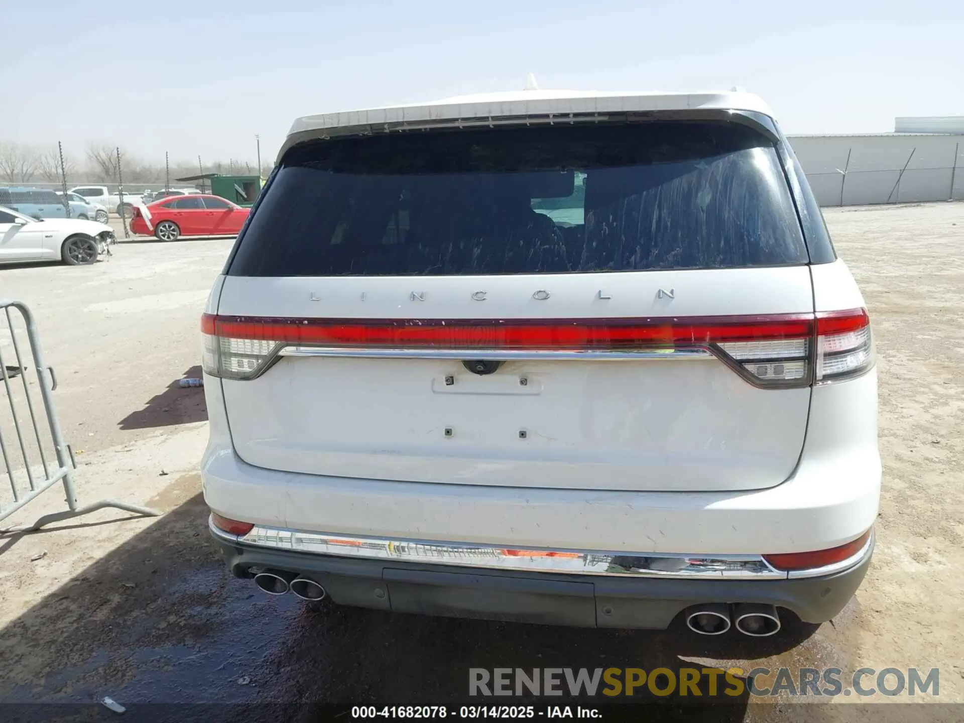 17 Photograph of a damaged car 5LM5J7XC8LGL11059 LINCOLN AVIATOR 2020