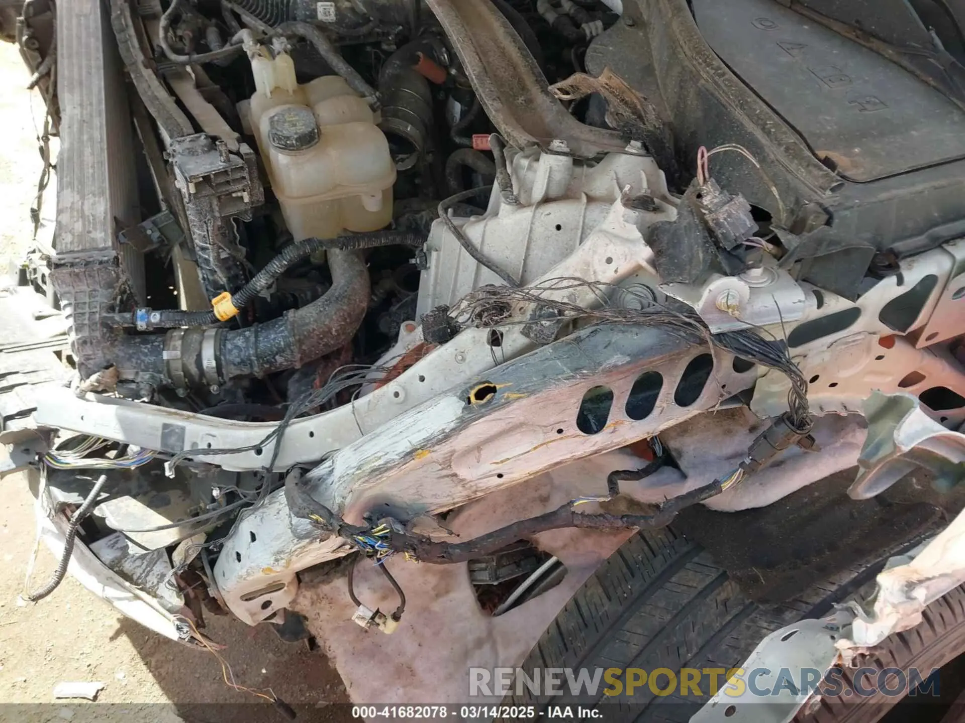 18 Photograph of a damaged car 5LM5J7XC8LGL11059 LINCOLN AVIATOR 2020