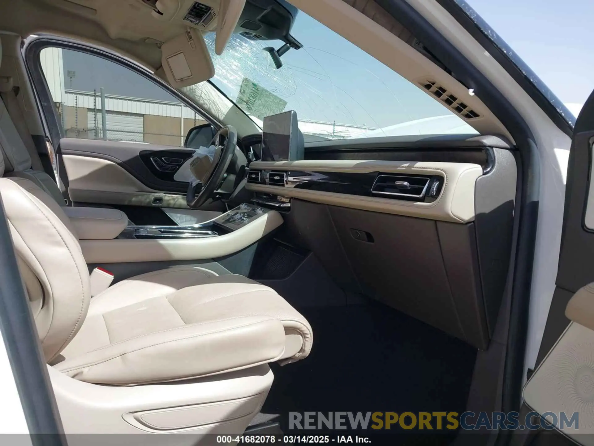 5 Photograph of a damaged car 5LM5J7XC8LGL11059 LINCOLN AVIATOR 2020