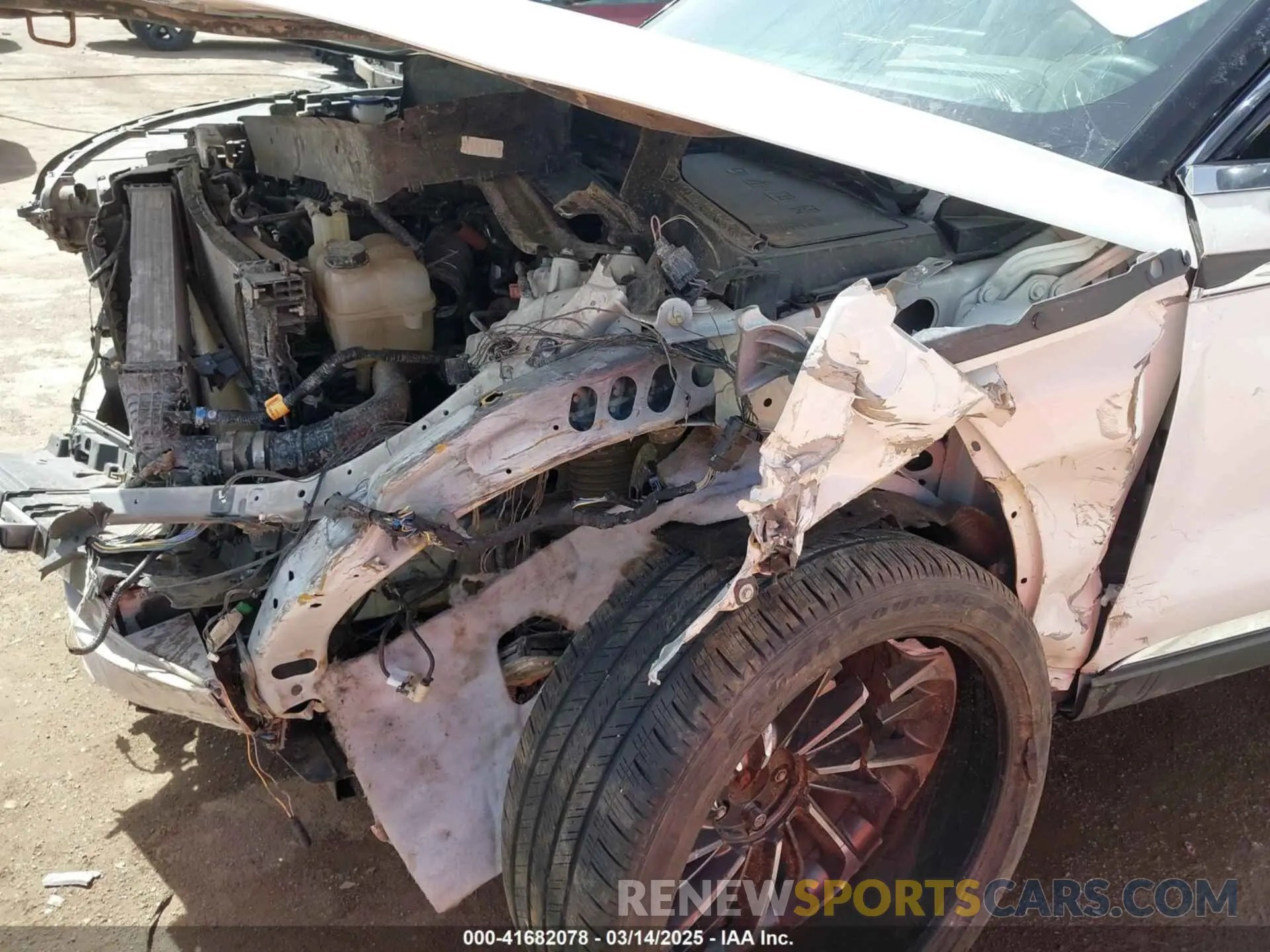 6 Photograph of a damaged car 5LM5J7XC8LGL11059 LINCOLN AVIATOR 2020
