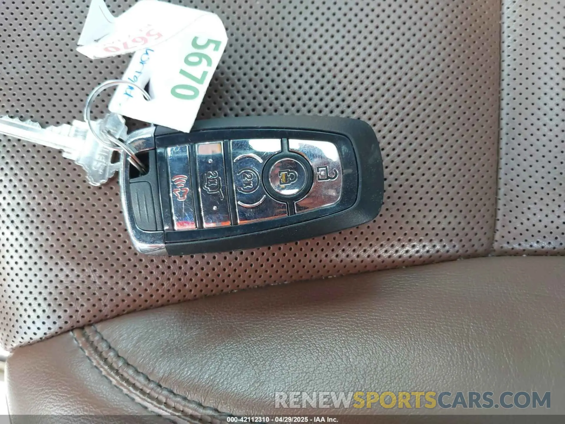 11 Photograph of a damaged car 5LM5J7XC9LGL24872 LINCOLN AVIATOR 2020