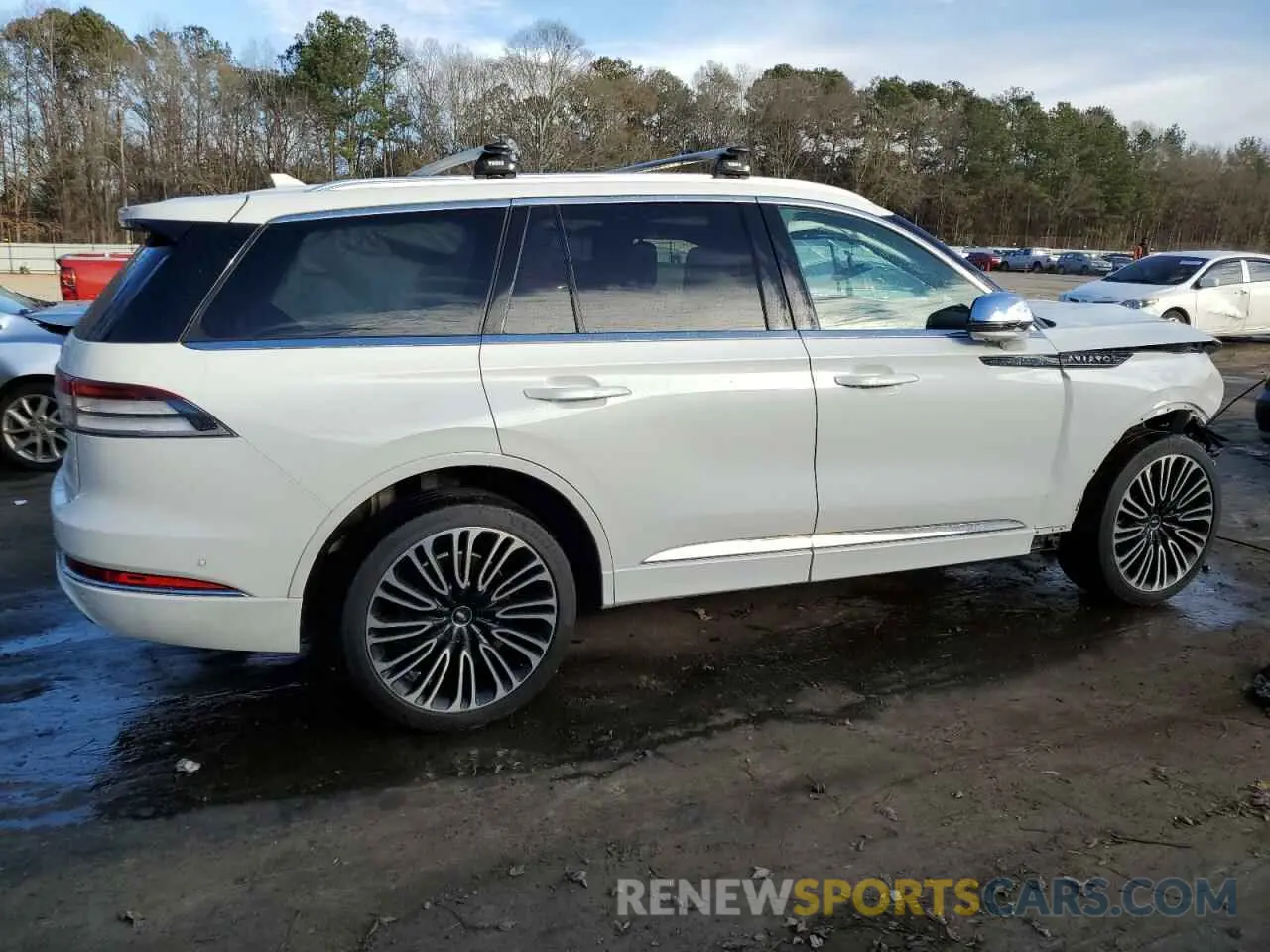 3 Photograph of a damaged car 5LM5J9XC9LGL01796 LINCOLN AVIATOR 2020