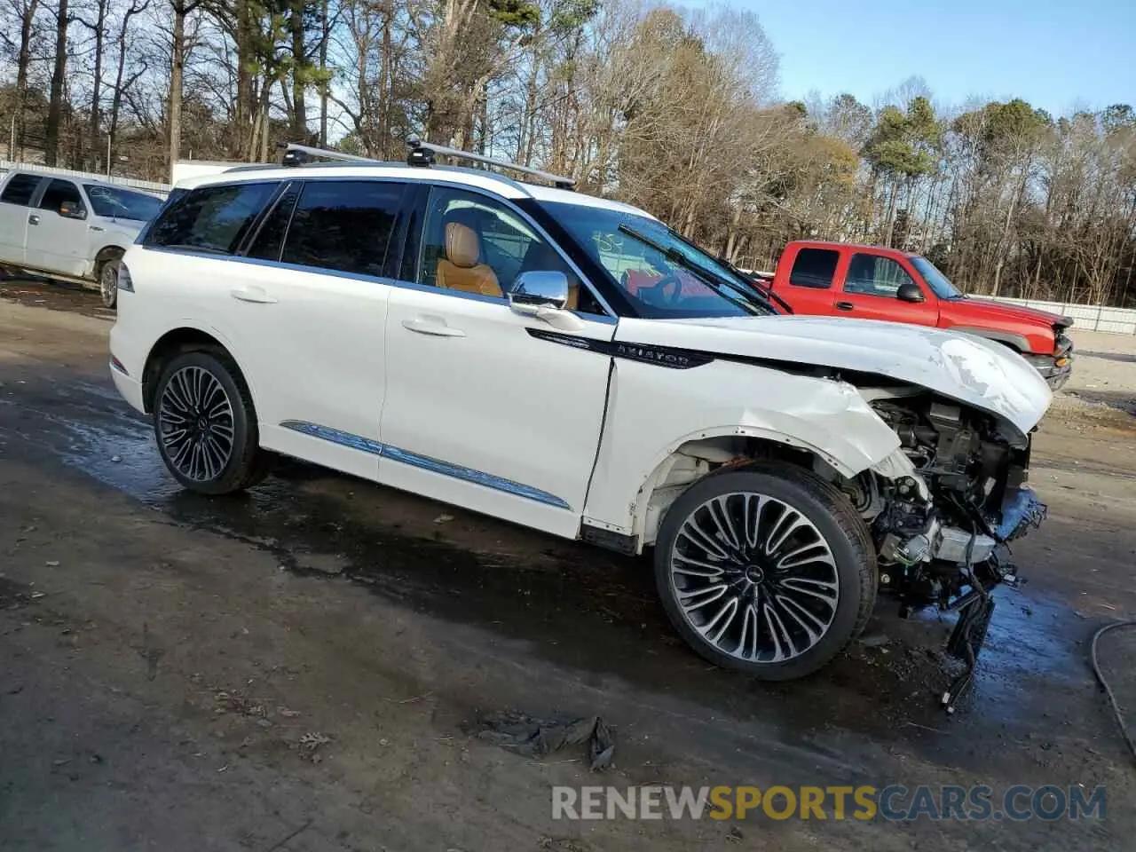 4 Photograph of a damaged car 5LM5J9XC9LGL01796 LINCOLN AVIATOR 2020
