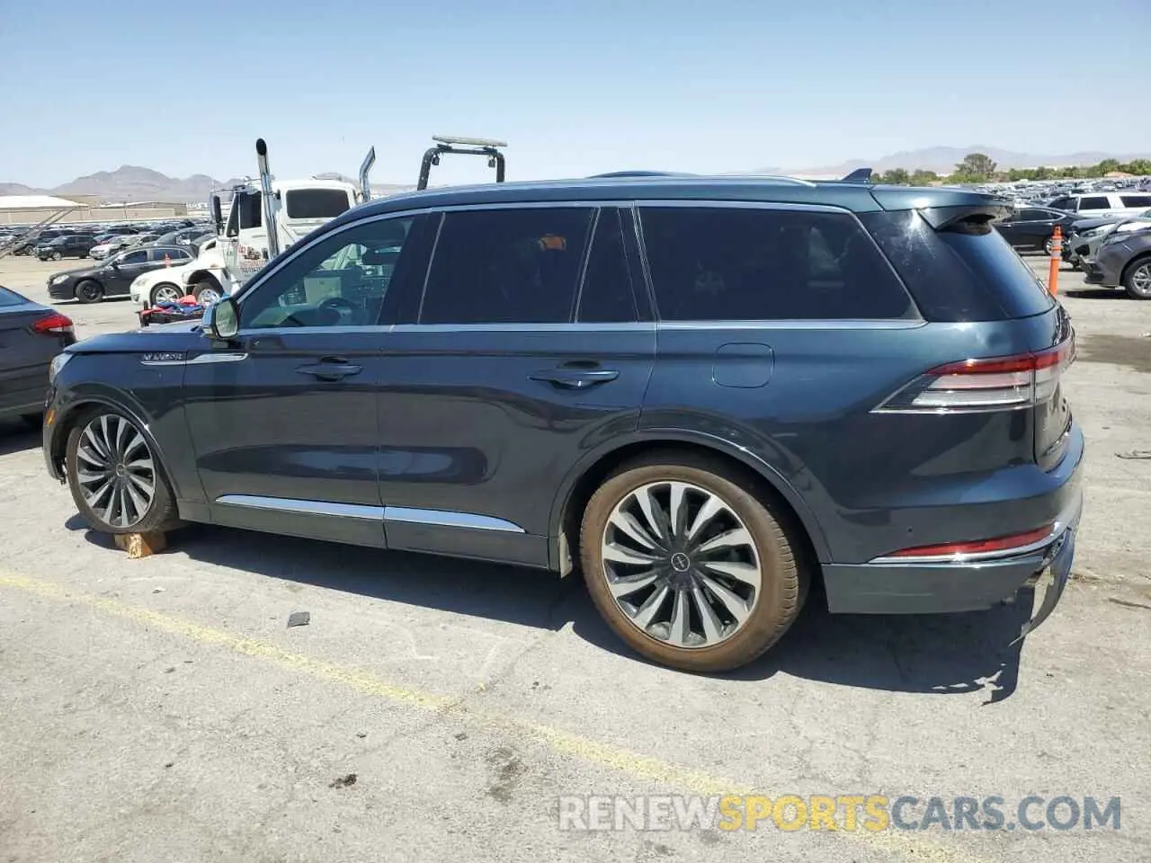 2 Photograph of a damaged car 5LMYJ9YY7LGL18829 LINCOLN AVIATOR 2020