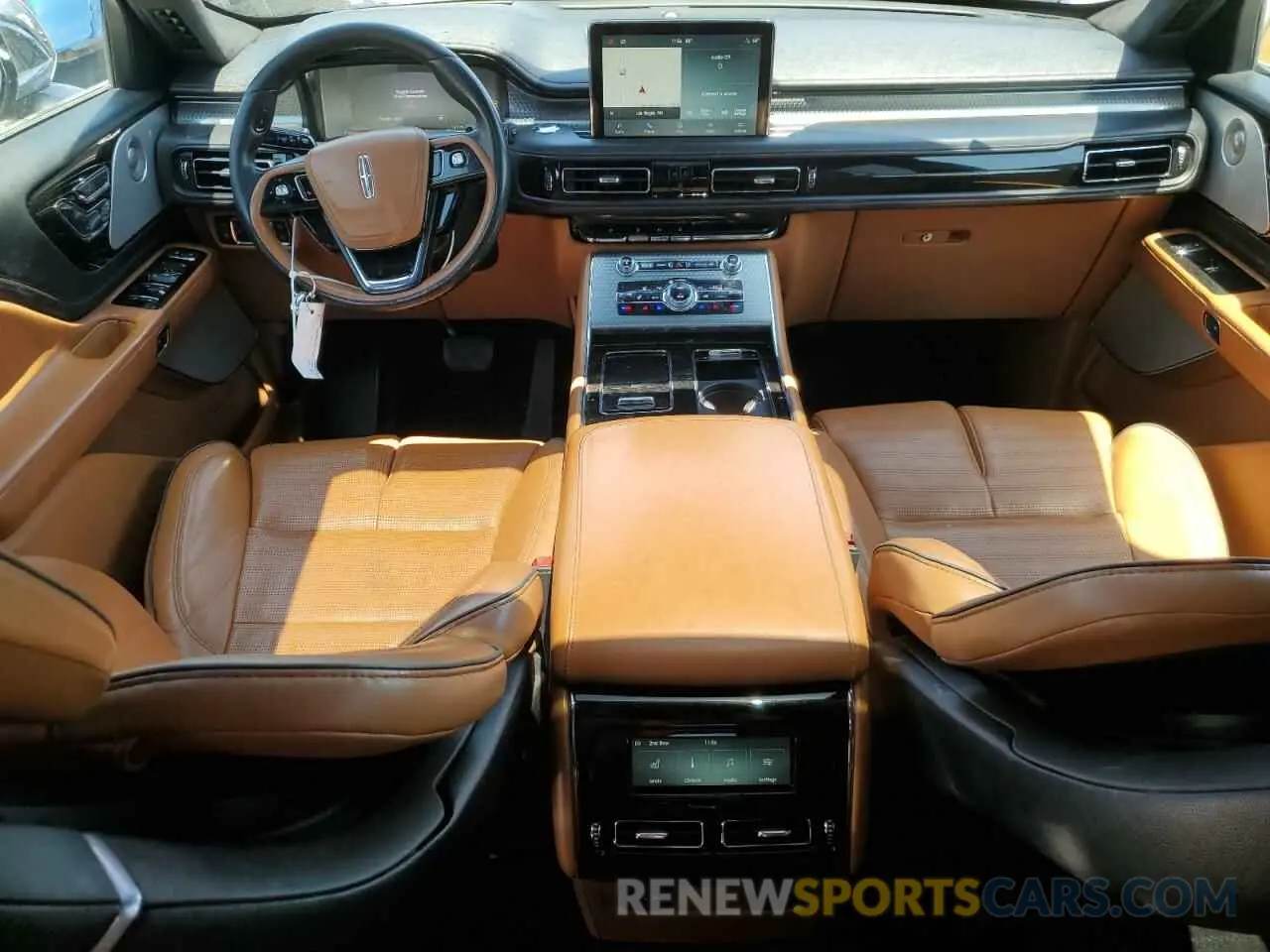 8 Photograph of a damaged car 5LMYJ9YY7LGL18829 LINCOLN AVIATOR 2020