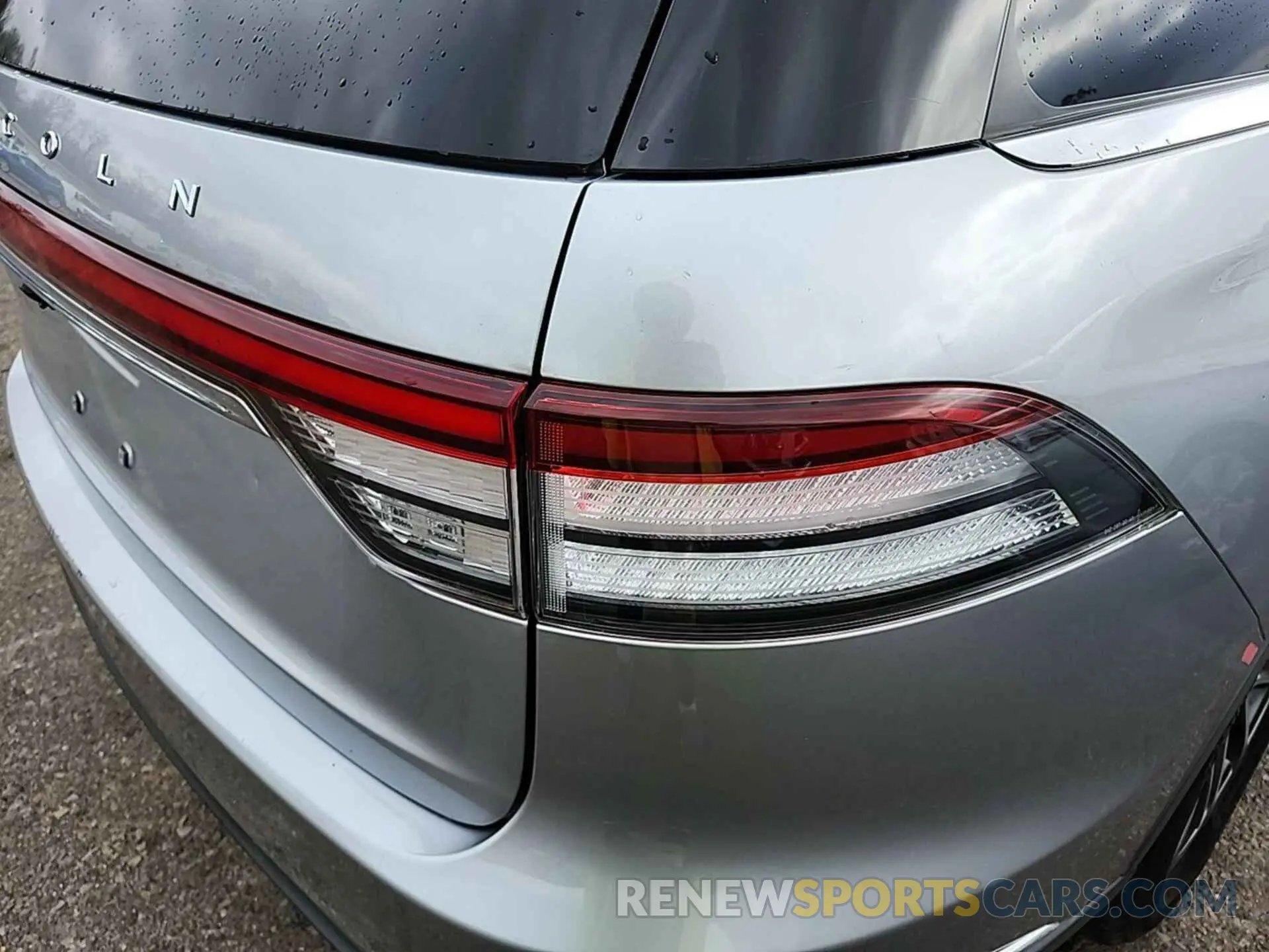 11 Photograph of a damaged car 5LM5J6WC4MGL08043 LINCOLN AVIATOR 2021