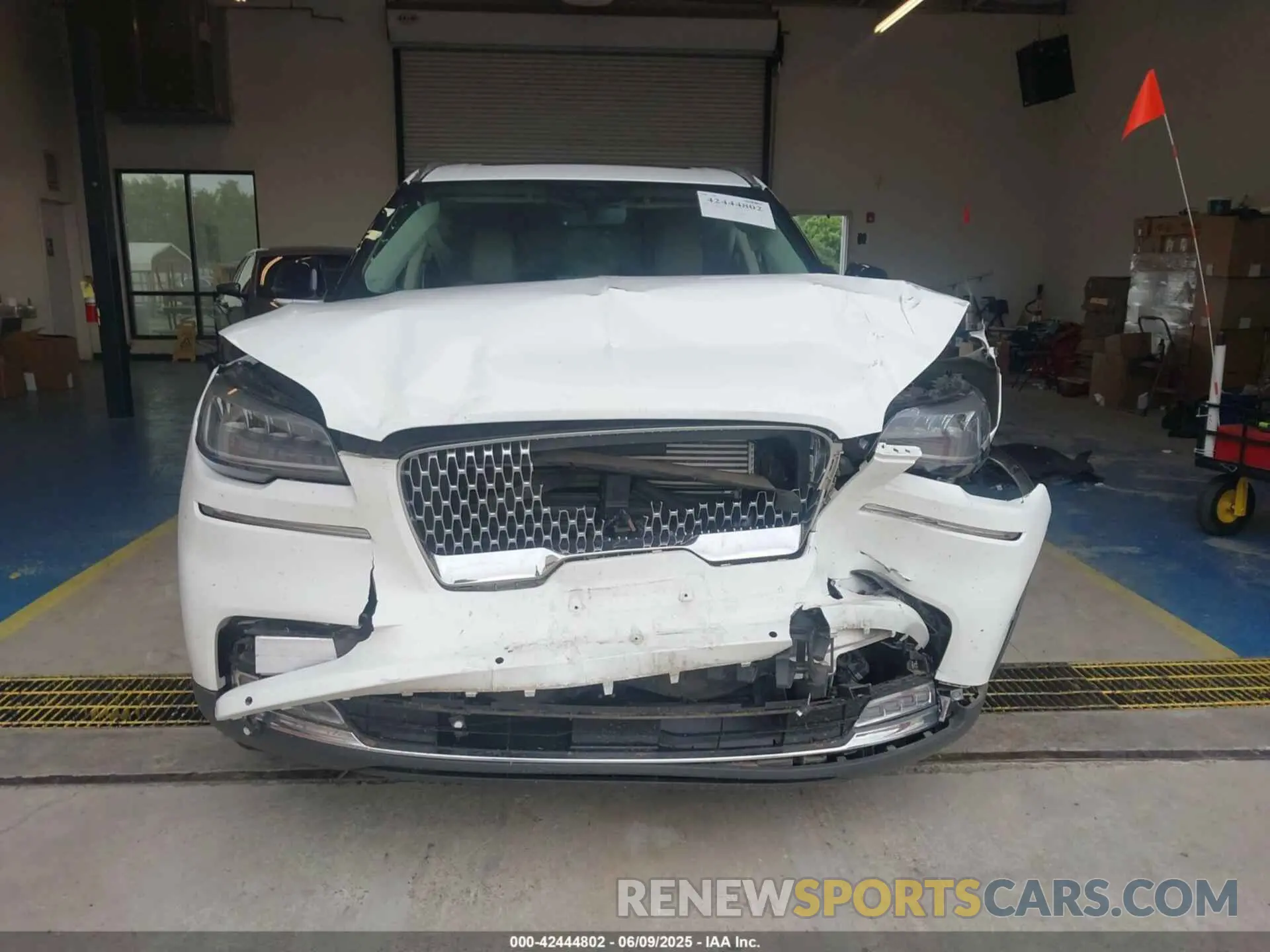 12 Photograph of a damaged car 5LM5J7WC3MGL00411 LINCOLN AVIATOR 2021