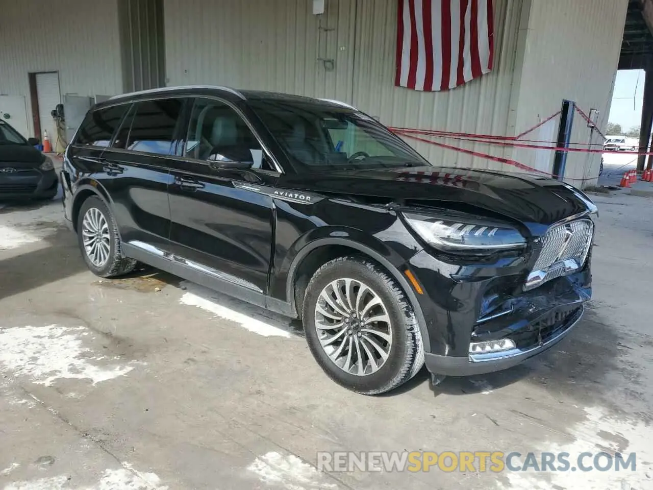4 Photograph of a damaged car 5LM5J7WC5MGL17470 LINCOLN AVIATOR 2021