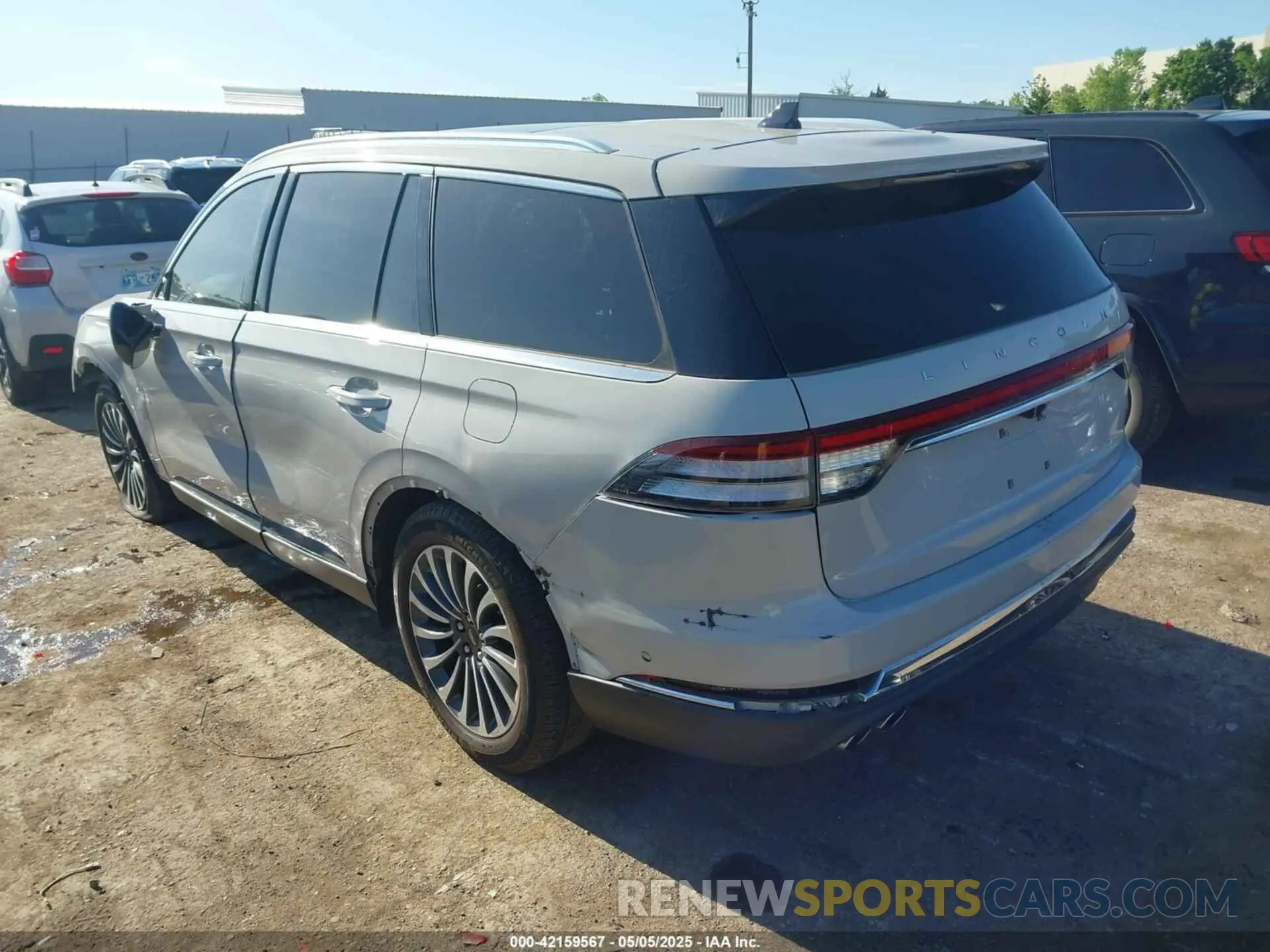 3 Photograph of a damaged car 5LM5J7WC6MGL12195 LINCOLN AVIATOR 2021