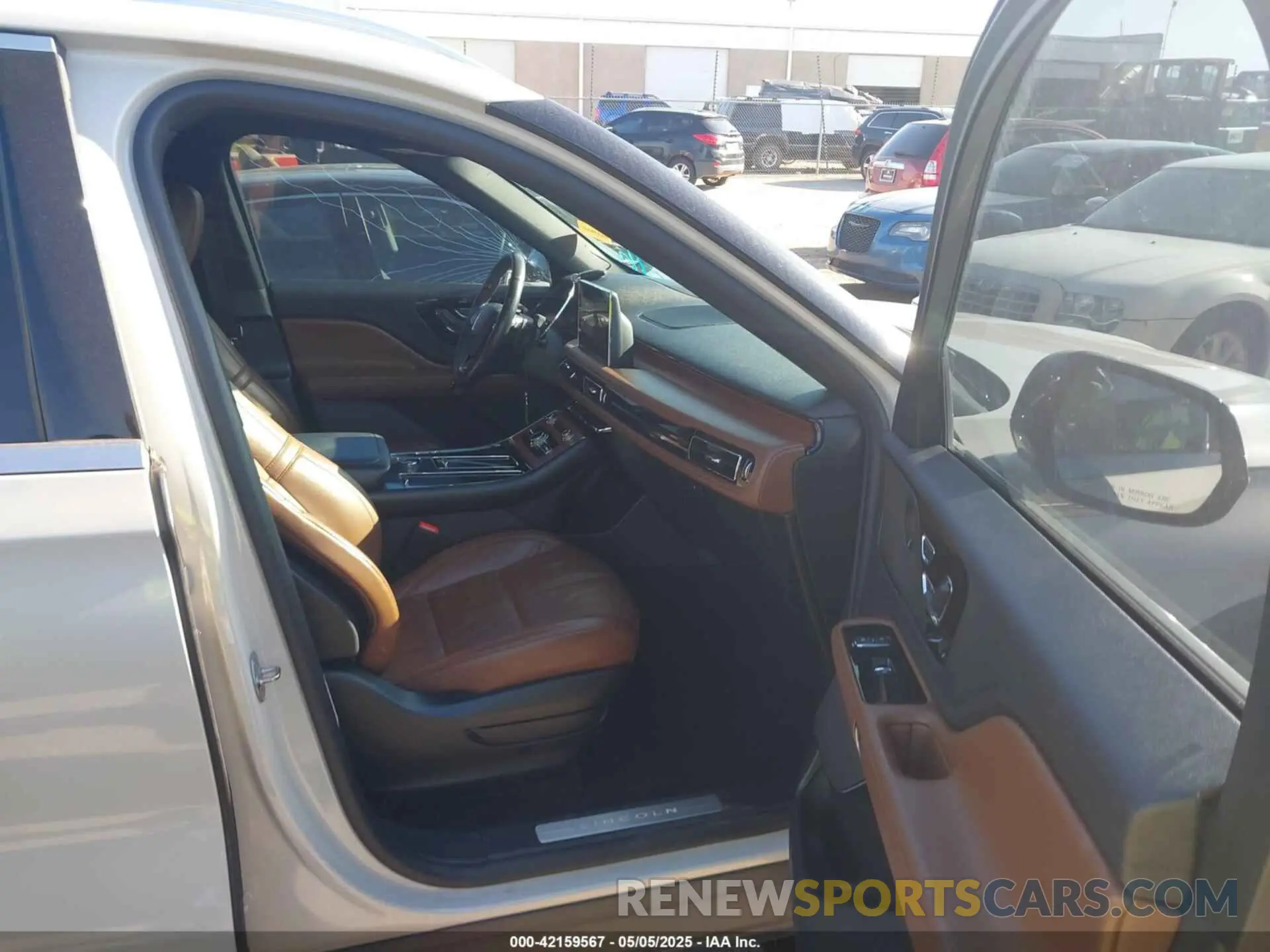 5 Photograph of a damaged car 5LM5J7WC6MGL12195 LINCOLN AVIATOR 2021