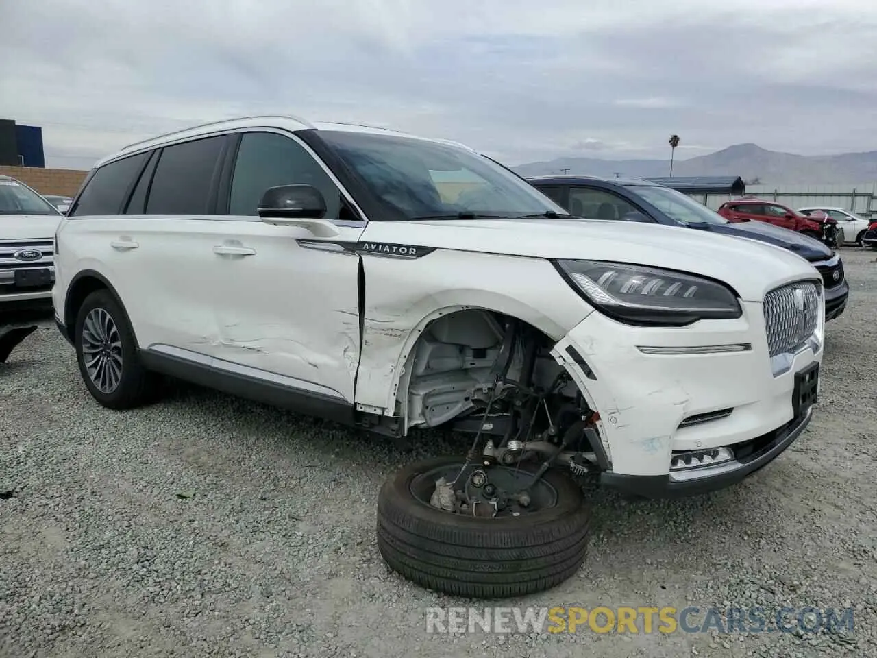 4 Photograph of a damaged car 5LM5J7WCXMGL02334 LINCOLN AVIATOR 2021