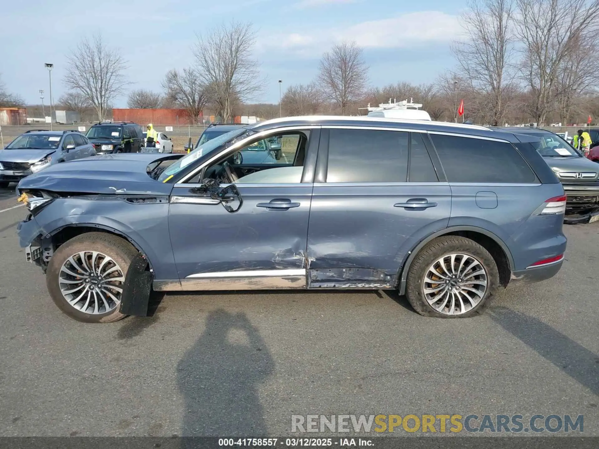 14 Photograph of a damaged car 5LM5J7XC1MGL09932 LINCOLN AVIATOR 2021