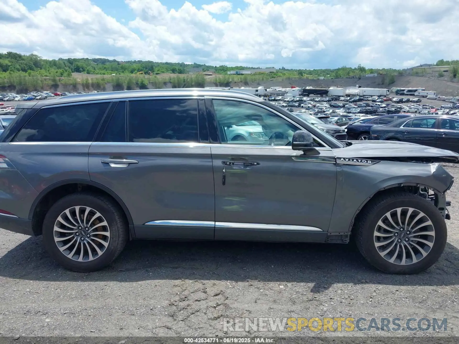 13 Photograph of a damaged car 5LM5J7XC3MGL06451 LINCOLN AVIATOR 2021