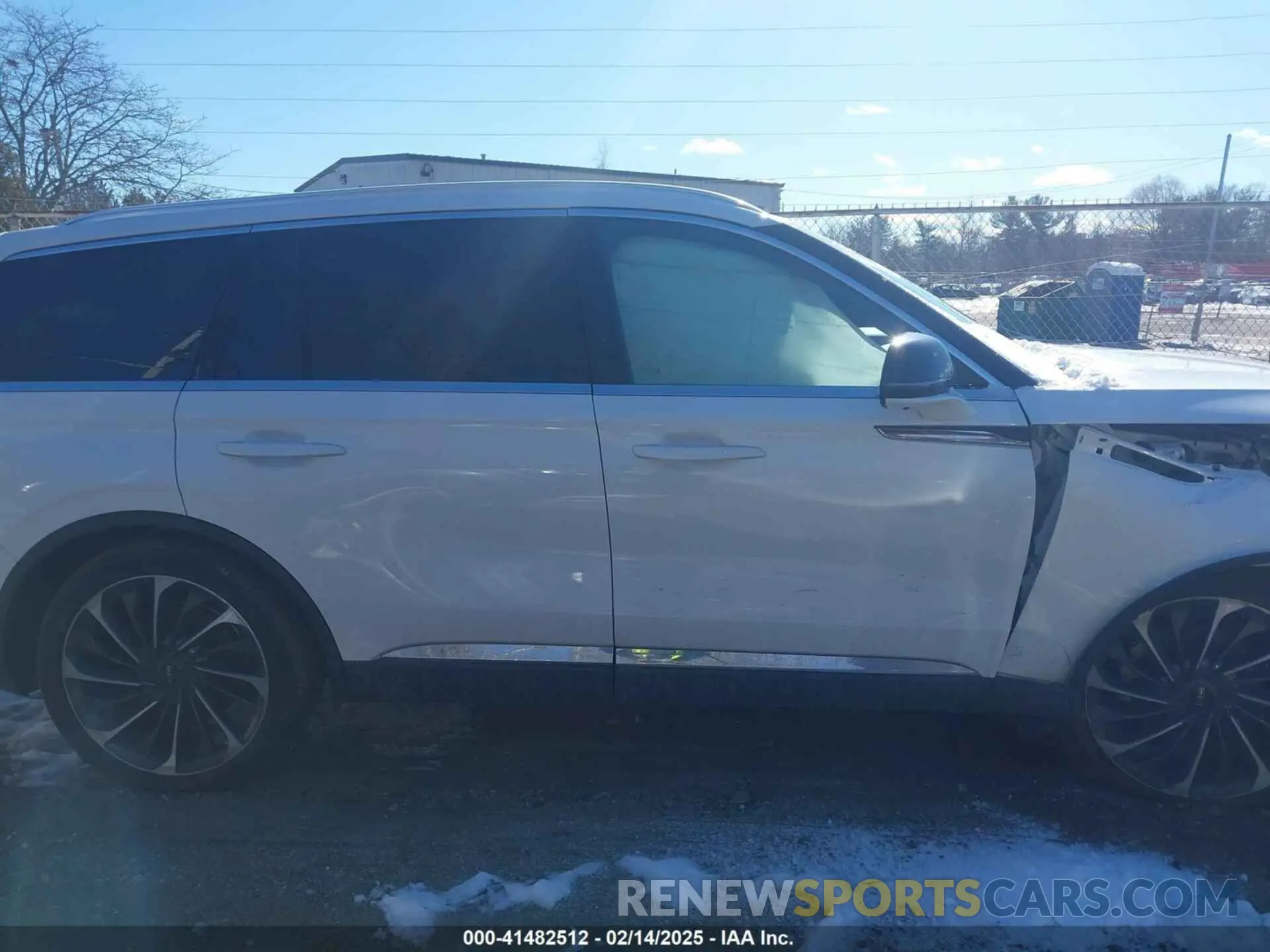 13 Photograph of a damaged car 5LM5J7XC3MGL08085 LINCOLN AVIATOR 2021