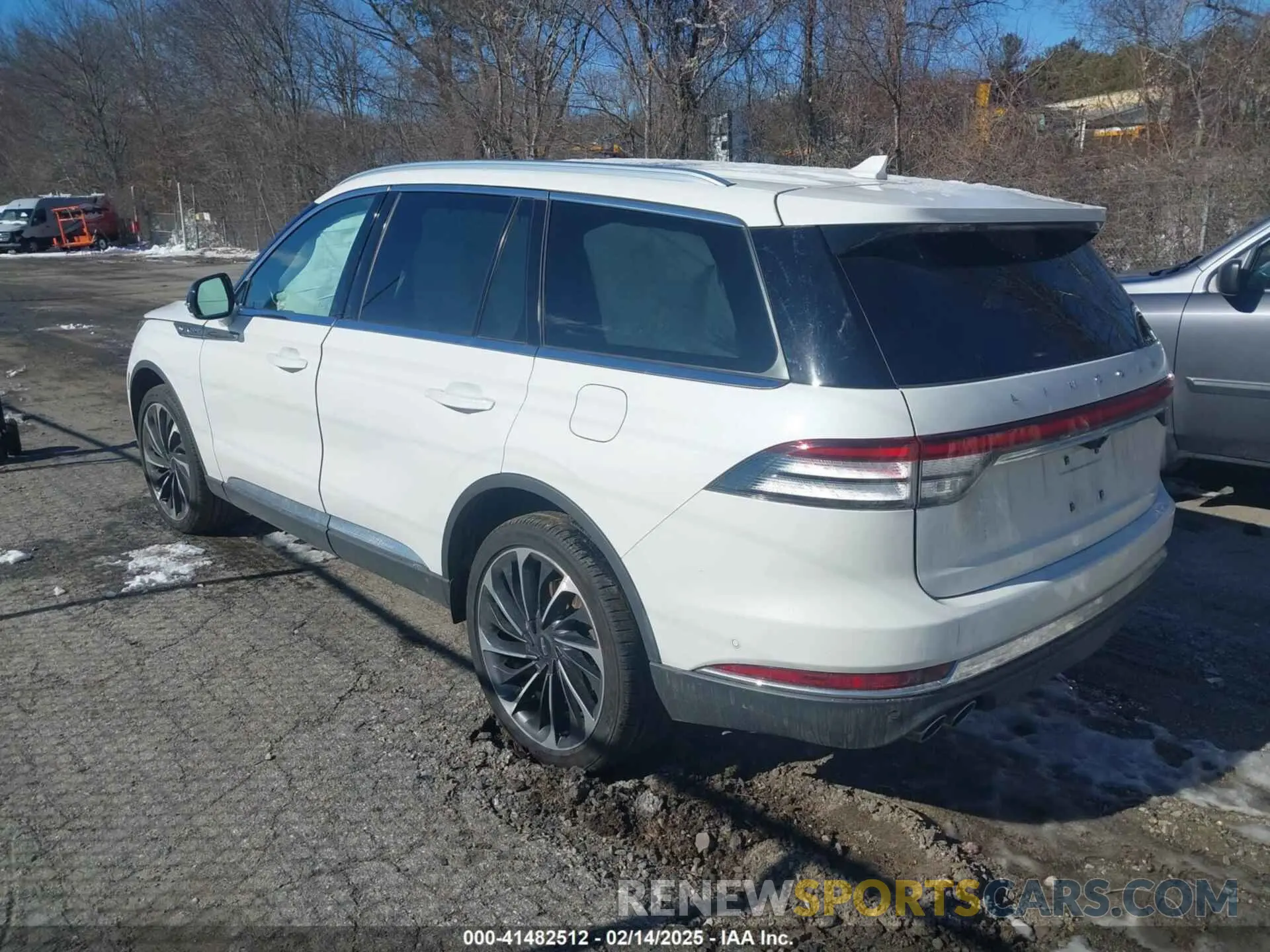 3 Photograph of a damaged car 5LM5J7XC3MGL08085 LINCOLN AVIATOR 2021