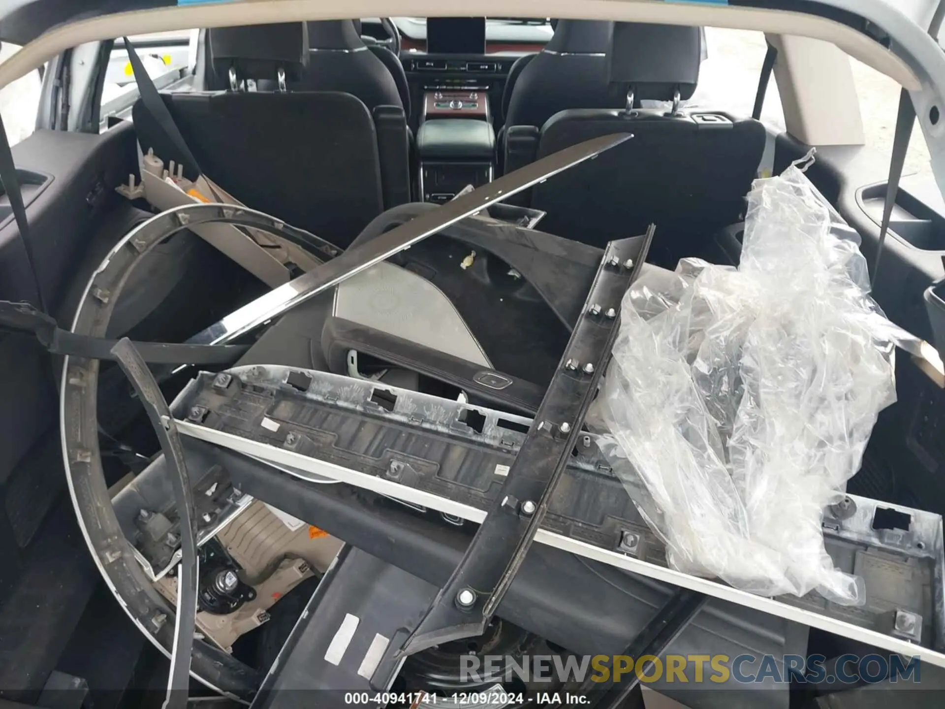 18 Photograph of a damaged car 5LM5J7XC4MGL08385 LINCOLN AVIATOR 2021