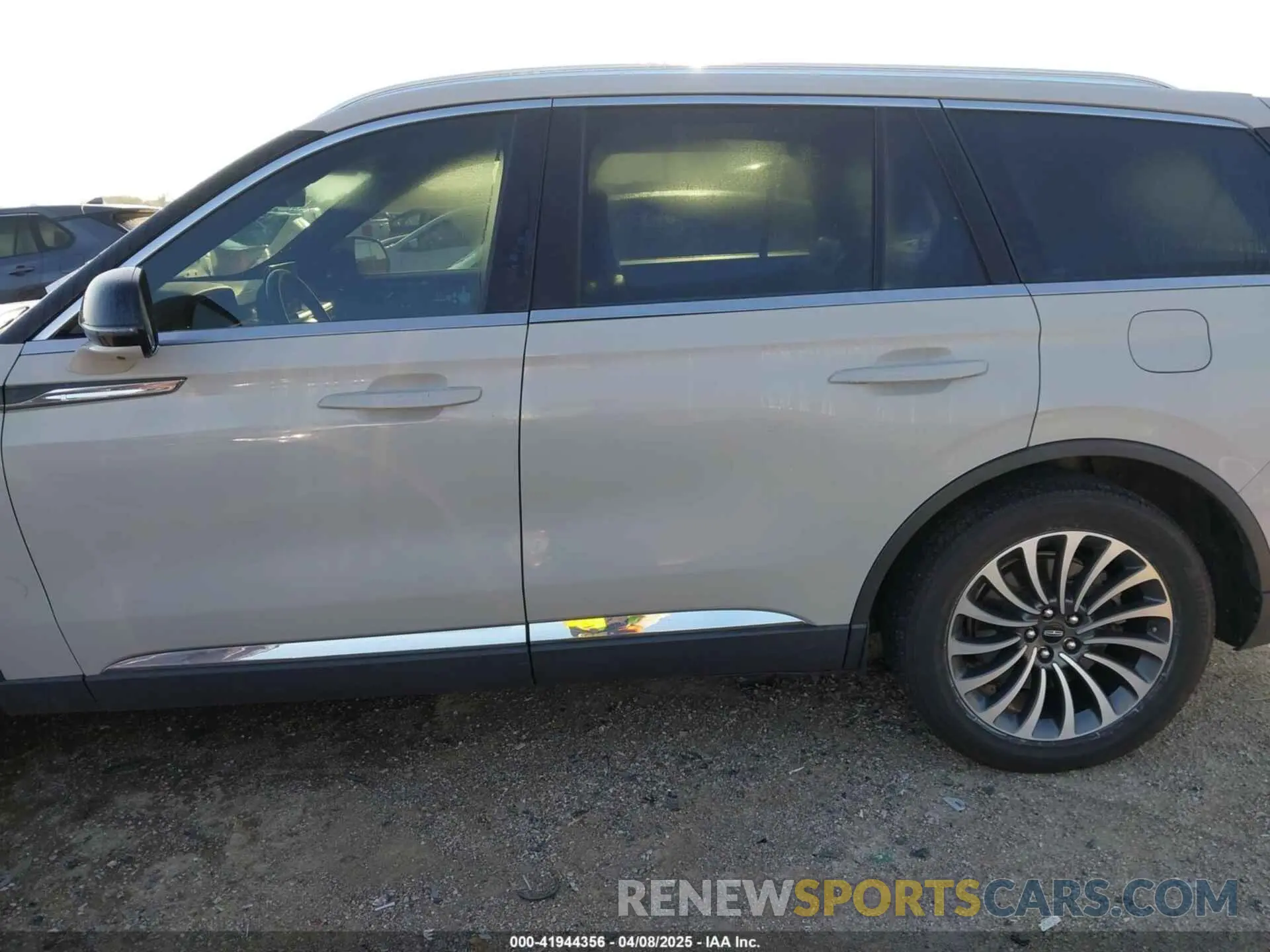 14 Photograph of a damaged car 5LM5J7XC5MGL02577 LINCOLN AVIATOR 2021