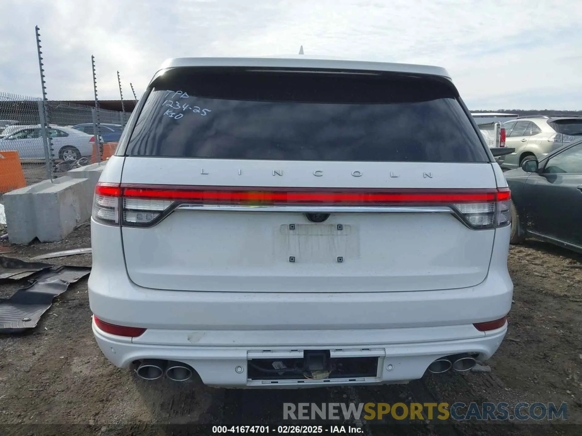17 Photograph of a damaged car 5LM5J7XC5MGL18763 LINCOLN AVIATOR 2021