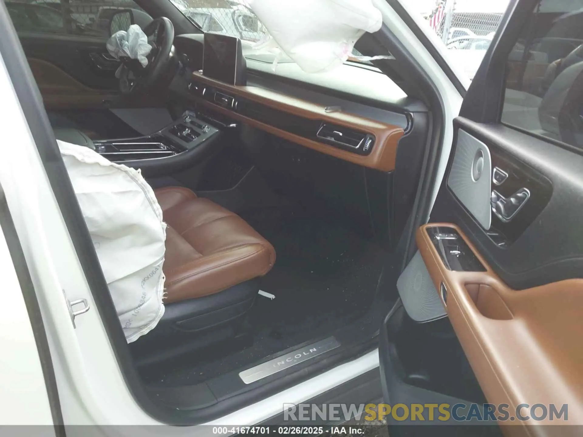 5 Photograph of a damaged car 5LM5J7XC5MGL18763 LINCOLN AVIATOR 2021