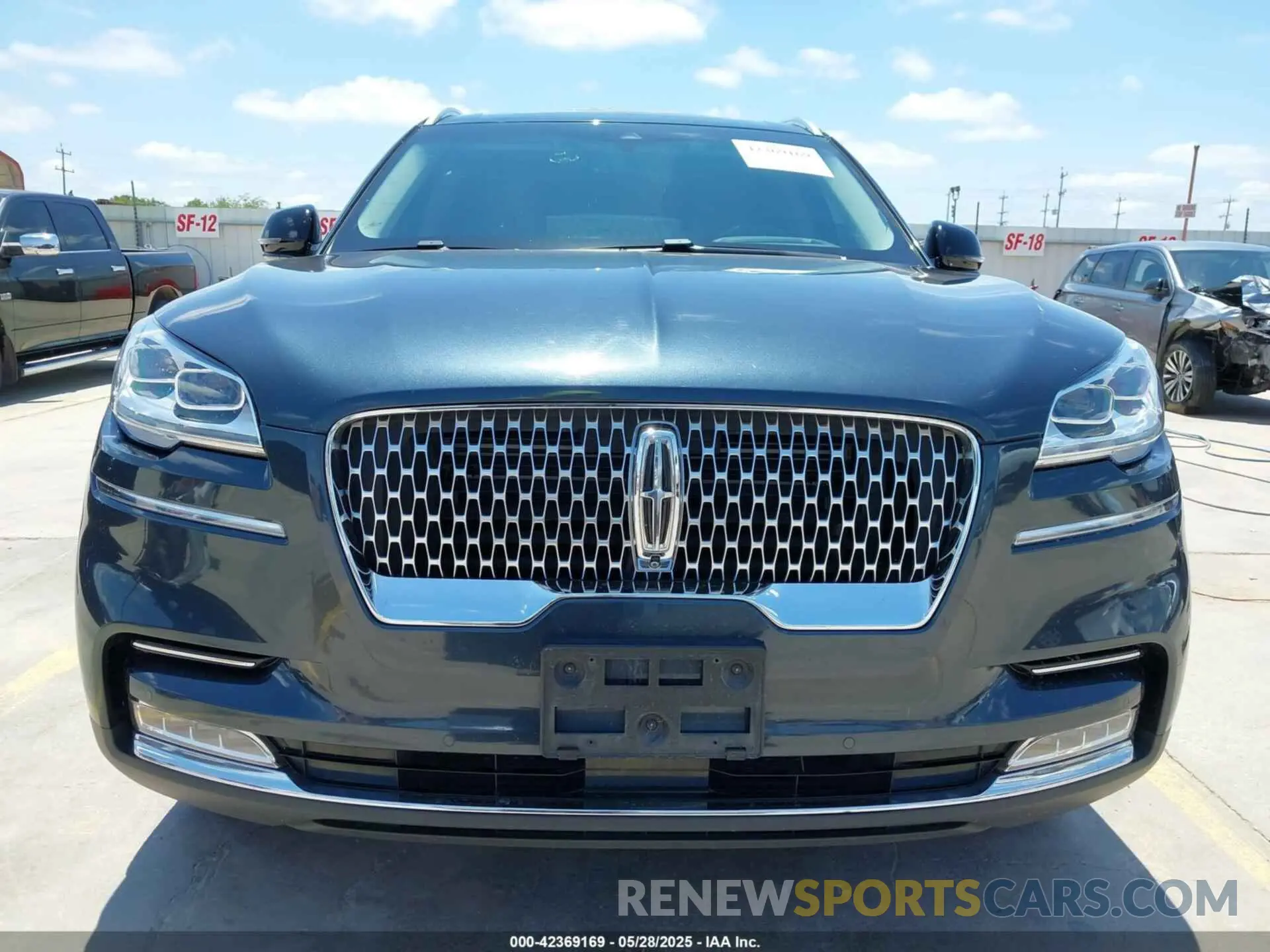 12 Photograph of a damaged car 5LM5J7XC6MGL09277 LINCOLN AVIATOR 2021