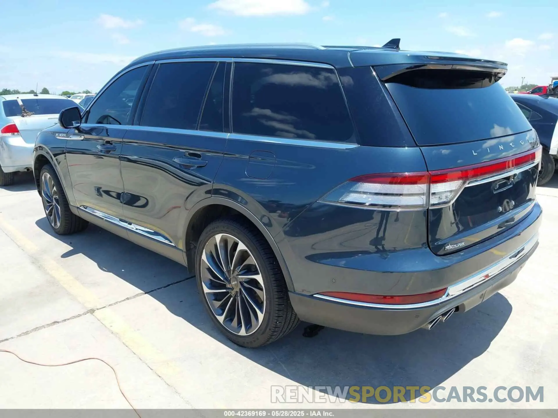 3 Photograph of a damaged car 5LM5J7XC6MGL09277 LINCOLN AVIATOR 2021