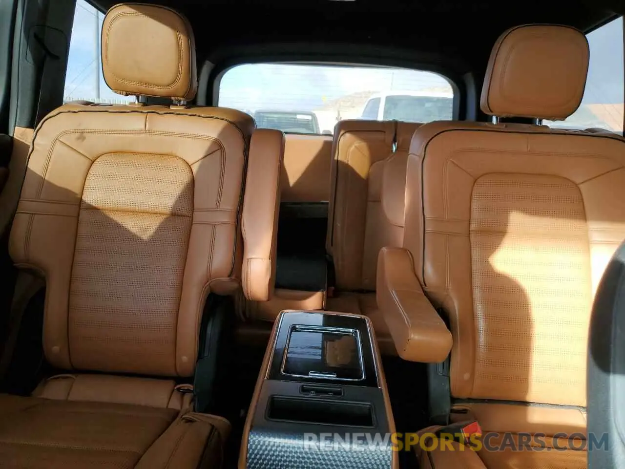 10 Photograph of a damaged car 5LM5J9XC9MGL02948 LINCOLN AVIATOR 2021
