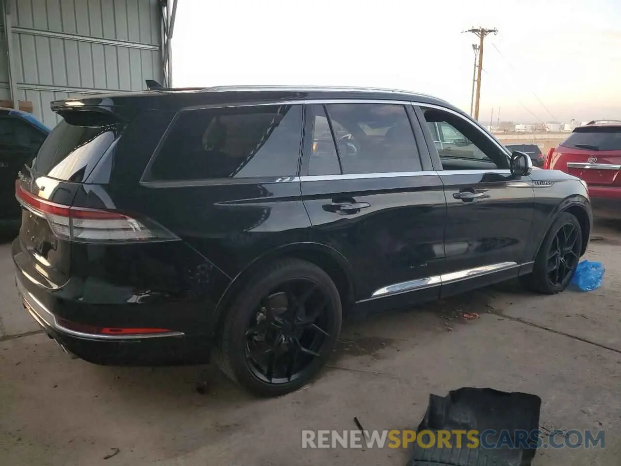 3 Photograph of a damaged car 5LM5J9XC9MGL02948 LINCOLN AVIATOR 2021