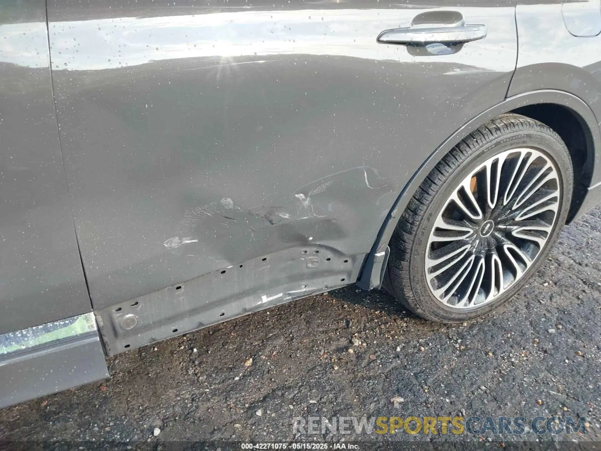 12 Photograph of a damaged car 5LM5J9XC9MGL15599 LINCOLN AVIATOR 2021