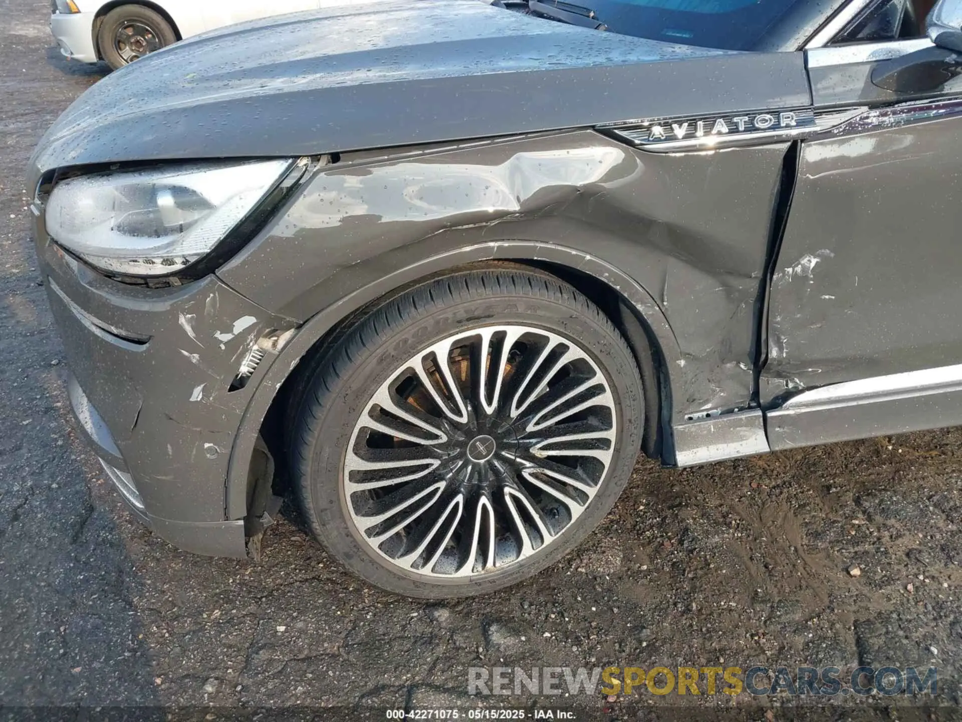 6 Photograph of a damaged car 5LM5J9XC9MGL15599 LINCOLN AVIATOR 2021