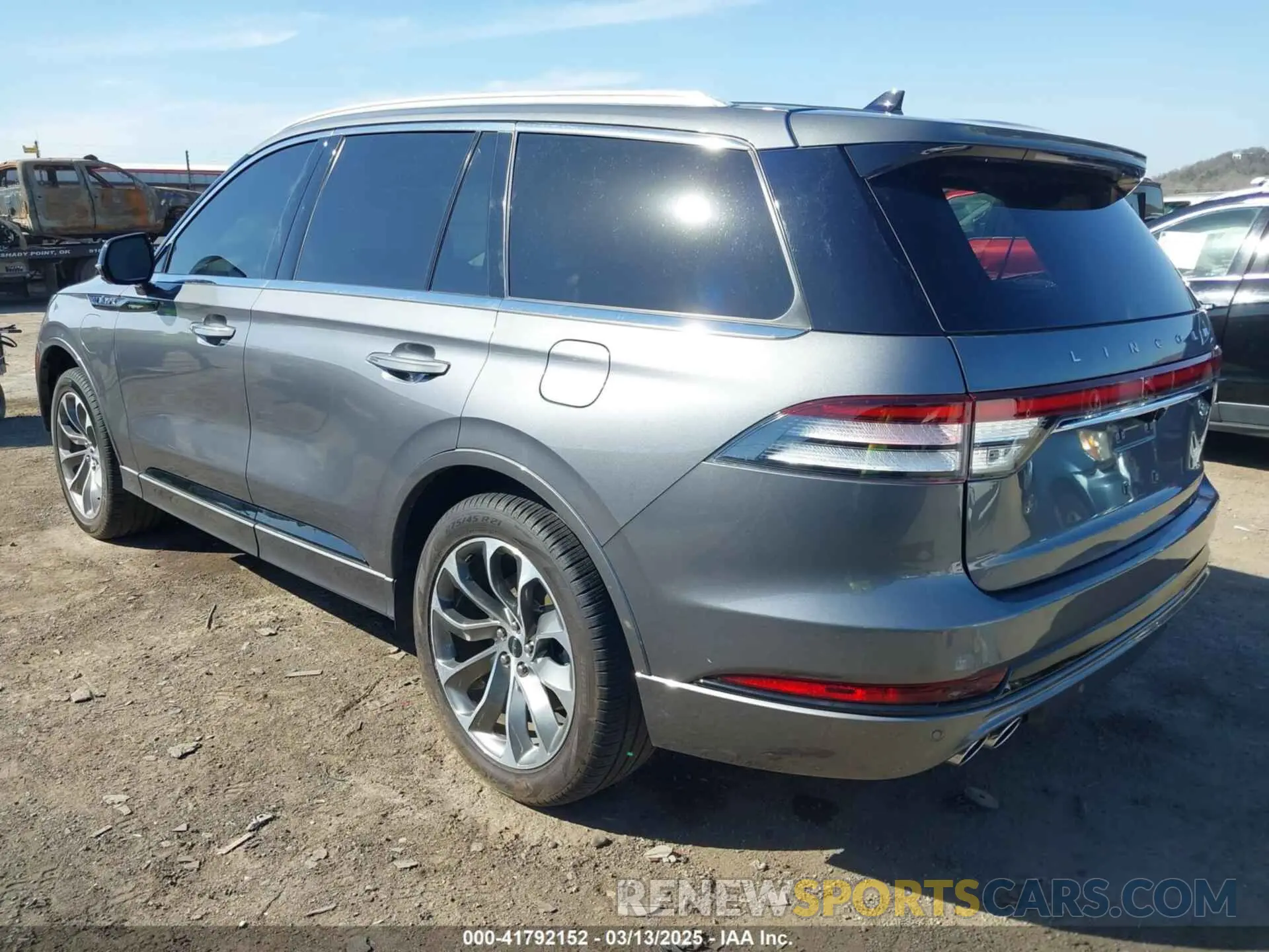 3 Photograph of a damaged car 5LMYJ8XY0MNL02044 LINCOLN AVIATOR 2021