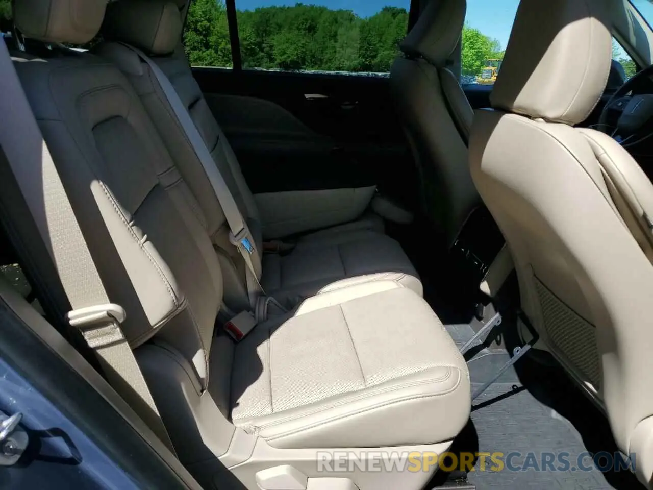 11 Photograph of a damaged car 5LMYJ8XYXMNL00804 LINCOLN AVIATOR 2021