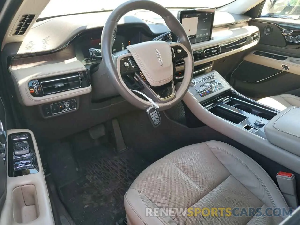 8 Photograph of a damaged car 5LMYJ8XYXMNL00804 LINCOLN AVIATOR 2021
